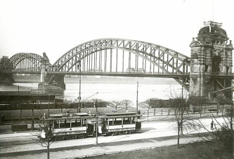 Dsseldorf, die Oberkasseler Brcke von
                        1898