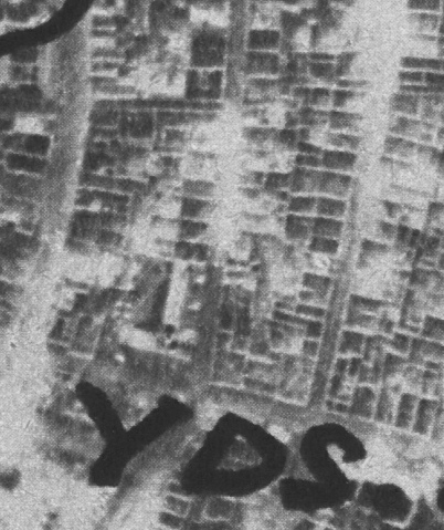Lübeck, britisches
Aufklärungsfoto vom März 1942, die Häuser liegen
da wie offene Schachteln ohne Dach Lübeck, britisches Aufklärungsfoto vom März
1942, die Häuser liegen da wie offene Schachteln
ohne Dach