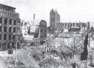 Lübeck-Klingberg nach dem
Bombardement vom 28. März 1942 Lübeck-Klingberg nach dem Bombardement vom
28. März 1942