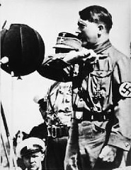 Der
                        "Fhrer" Adolf Hitler in Kiel, Rede am
                        7. Mai 1933