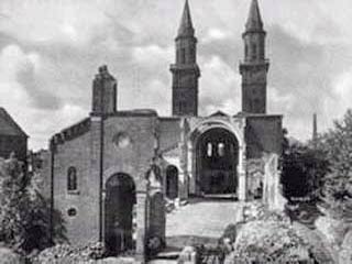 Ludwigshafen, Ludwigskirche in
                Ruinen nach dem 5. September 1943