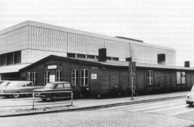 Universittsbibliothek
                      Kiel, ein geistlos-liebloser Schachtelbau, 1966
