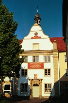 Das
                          Gymnasium Josephinum neben dem Dom ist
                          wiederaufgebaut, 2000 ca.