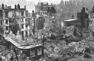 Weihnachten / Neujahr 1940 / 1941, Häuser in
                      Manchester beim Bahnhof "Exchange
                      Station" in Ruinen [5]