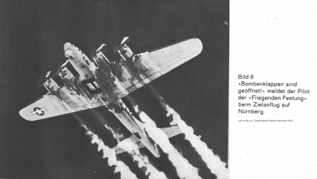 Bild 006: Bomber mit offenen Bombenklappen