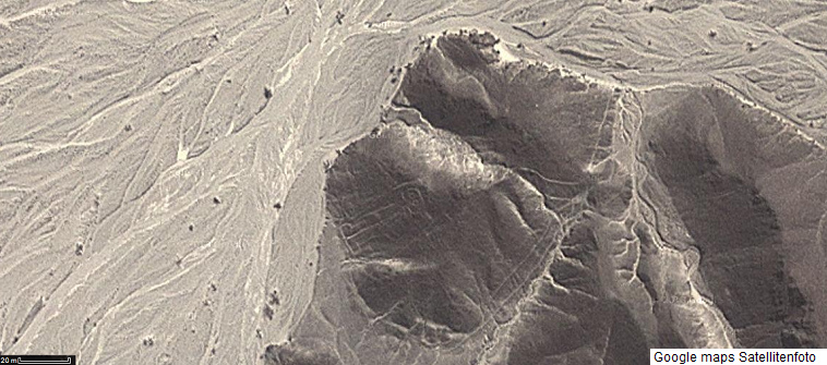 Nasca-Linie Astronaut am Berg in der
                        Ebene von Nasca