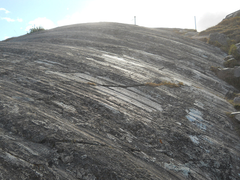 Verglaste Felsoberfl�che in Sacsayhuam�n
                          01