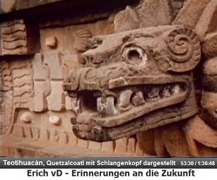 Einer der vielen Schlangenk�pfe mit runden
                  H�rnern am Tempel des Ausserirdischen Quetzalkoatl