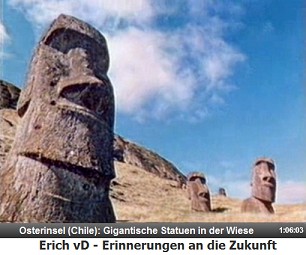 Chile, Osterinsel, gigantische Statuen aus
                  Vulkangestein (Basalt) in einer Wiese 02