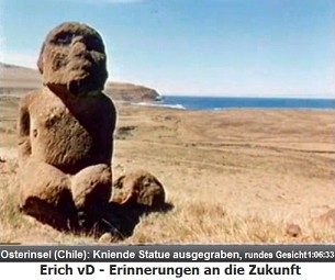 Chile, Osterinsel, eine Statue mit rundem Kopf
                  kniend