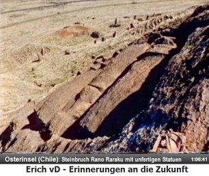 Chile, Osterinsel: Im Steinbruch des Vulkans Rano
                  Raraku liegen noch unfertige Statuen 01