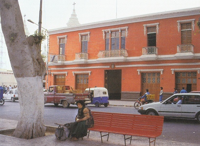 Das Museum in Ica mit Tonfiguren
                  und gravierten Steinen aus der Vorzeit, Fassade