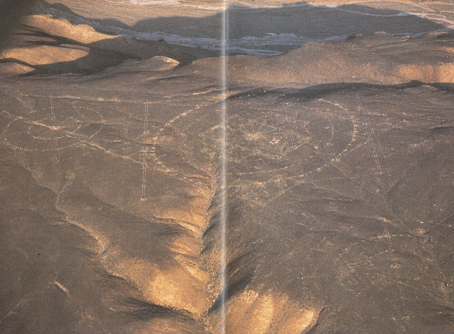 Region Palpa, das Mandala mit zwei
              Zusatzkreisen, die gesamte Figur hat drei Kreise