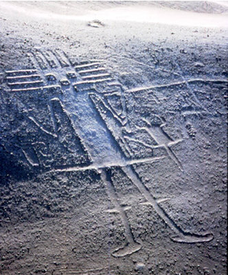 El gigante
                                            de 100 metros dealtura en el
                                            desierto de Tarapac� enel
                                            cerro Unita en Chile, foto
                                            a�rea