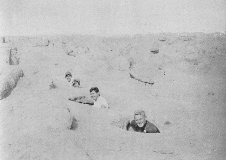 Per�,
                                          Lima, Cajamarquilla,agujeros
                                          en el desierto