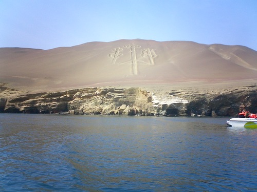 Per�,
                                          Pisco, el candelabro en
                                          eldesierto en color