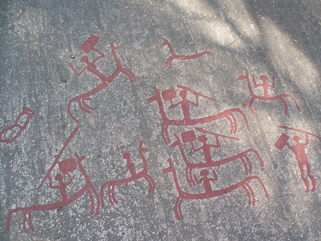 Dibujos rupestres, p.e. en Tanum
(Suecia), una batalla Dibujos rupestres,
p.e. en Tanum (Suecia), una batalla