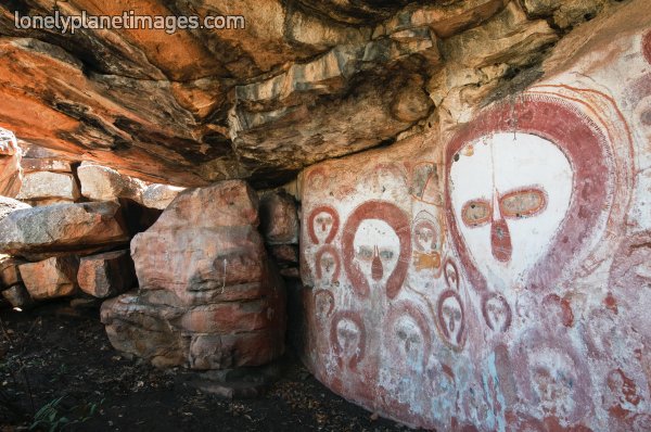 Cabezas de
dioses astronautas en cuevas de Kimberley en
Australia Cabezas de dioses astronautas en cuevas
de Kimberley en Australia