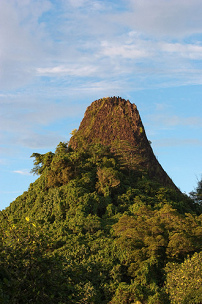 Isla de Pohnpei, la montaña Puswan Malik Isla de Pohnpei, la montaña Puswan Malik