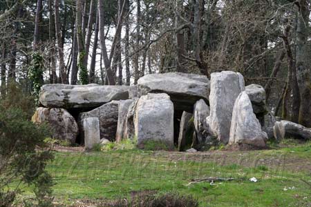 Dolmen grande en Mané Croch
entre Entreven y Plouharnel en Bretaña Dolmen grande en
Mané Croch entre Entreven y Plouharnel en
Bretaña