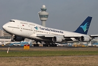 Avión de
Garuda Airlines (GA) con logotipo Avión de Garuda
Airlines (GA) con logotipo