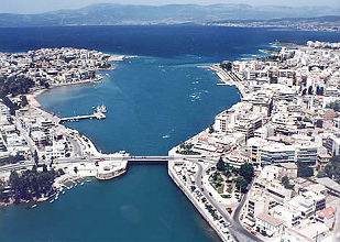 Chalkis (Chalkida) con
                      su canal