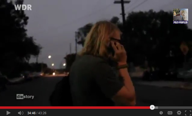 Daniel kommt in San Diego an und telefoniert Daniel kommt in San Diego an und telefoniert