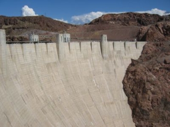 Der Staumauer
                        "Hoover Dam" f�r den Lake Mead