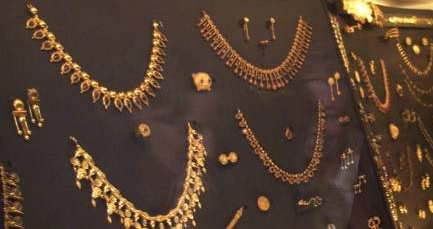 Etruskischer
Schmuck, Etruskisches Museum Rom Etruskischer
Schmuck, Etruskisches Museum Rom