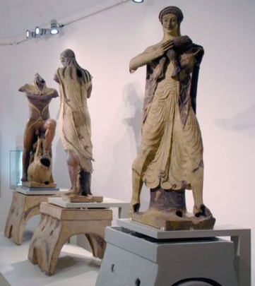 Etruskische Statuen des Portonaccio-Tempels,
Etruskisches Museum Rom Etruskische Statuen des
Portonaccio-Tempels, Etruskisches Museum Rom