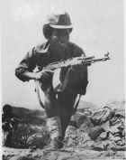 Eritrean resistance tiwh machine gun