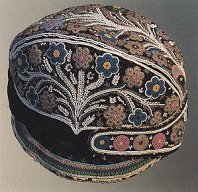 Velvet cap with
beading of Iroquose primary nation Velvet cap with beading of Iroquose
primary nation