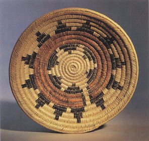 Hochzeitskorb der Navajo-Prim�rnation
                          (v.a. heutiges Arizona und New Mexico)