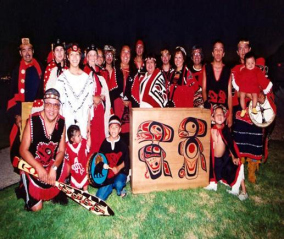 Nishga (Nishga'a, Nisga'a)-Tanz- und
                    Musikgruppe