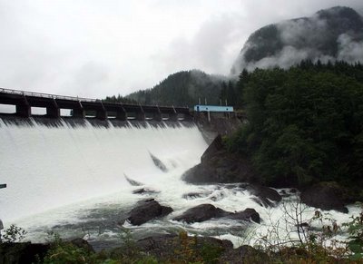 Der Staudamm in Ocean Falls,
                                    Gebiet der Heiltsuk-Nation