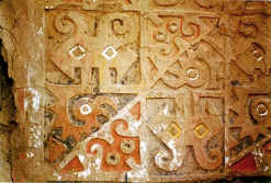 Moche: Sonnen-Mond-Tempel: Relief mit Meermotiven