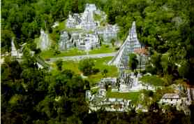 Maya in Tikal: Tempelgelnde