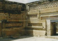 Mitla: Mauerecke eines
                          Mixtekenpalasts