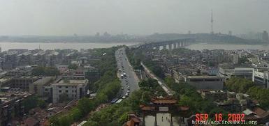 Wuhan: Panorama mit Yangtsebrcke
