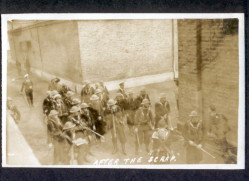 Shanghai 1927: Kstenwache hms Durban
                          nach Kampf gegen kommunistische Agitateure