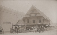 Ein Haus der Bugis: f�r eine
                      Kolonialausstellung in Amsterdam wieder aufgebaut,
                      1883. Kolonialismus Holland