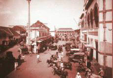 Indonesien:
                        Strassenszene in Surabaya 1915 ; Indonesia