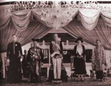 Pakubuwono X. mit
                        Generalgouverneur de Graeff ; Kolonialismus
                        Holland, Niederl�ndisch-Indien
