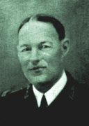 Admiral Doorman sinkt in seinem
                    Schiff in der Schlacht in der Java-See.