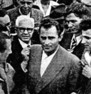 Indonesien:
                  Kapit�n Raymond Westerling : rassistischer
                  holl�ndischer Verbrecher mit 5000 zivilen Toten ;
                  Indonesia, Holland Niederlande Netherlands Nederland
                  Pays Bas ; Kolonialismus, colonialism colonialisme
                  colonialismo