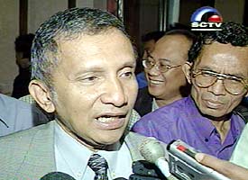 Indonesien: Amien Rais ;
                  Indonesia