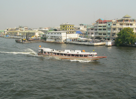 Praya-Fluss in Bangkok
02, Sicht auf das Ostufer, März 2013 Praya-Fluss in Bangkok 02, Sicht auf das
Ostufer, März 2013