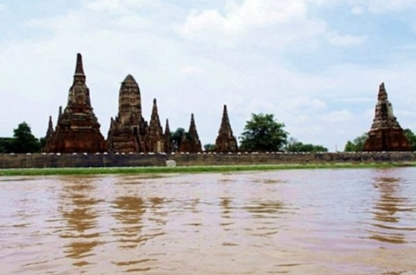 Ayutthaya-Park �berschwemmt,
                16.10.2013