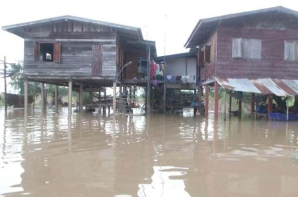�berschwemmungen in
                Nord-Thailand am 14. September 2014