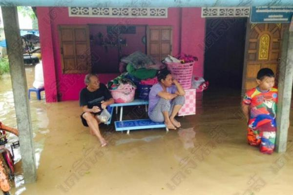 Region Chumphon
                (S�d-Thailand), �berschwemmtes Haus, 19.11.2014